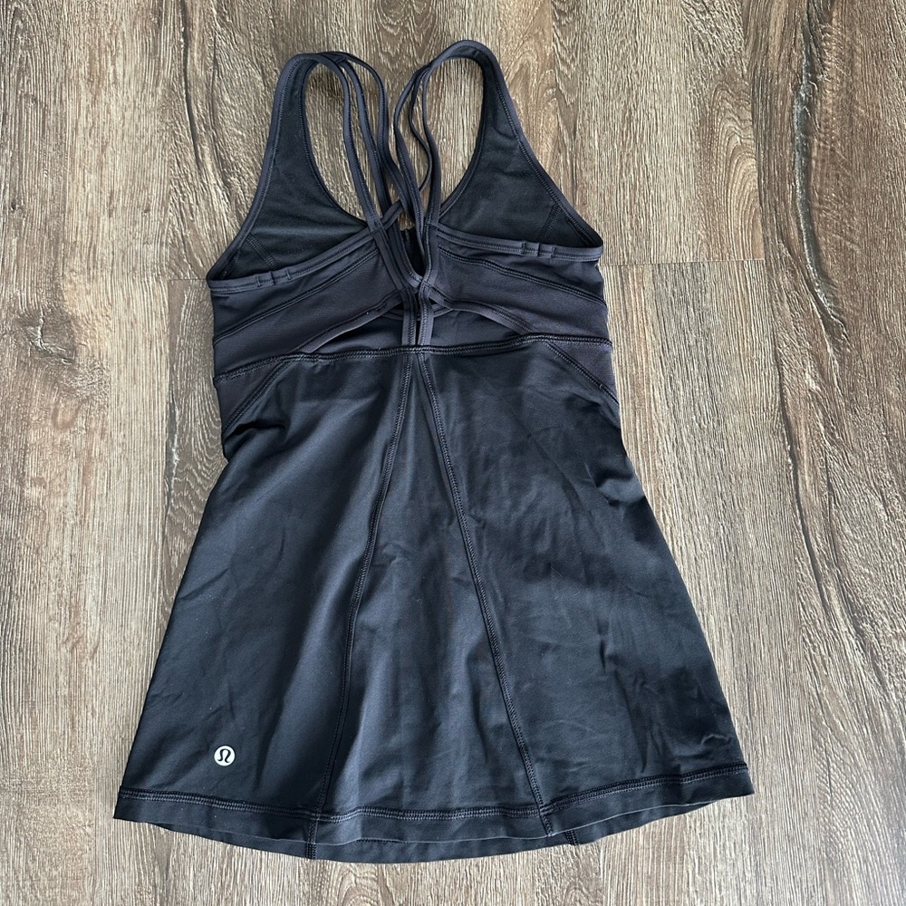 Lululemon black criss cross tank